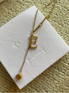 Gold Letter E Initial Lariat Necklace